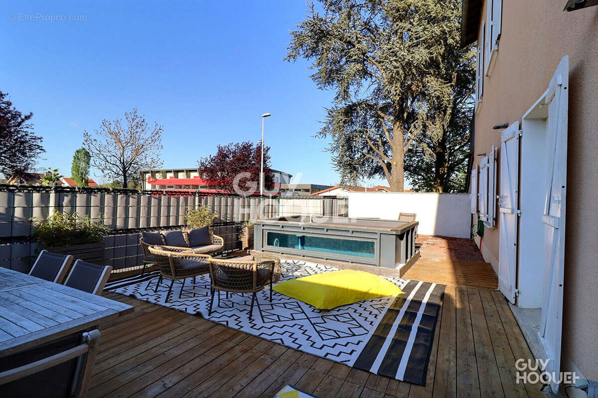Appartement à CRAPONNE