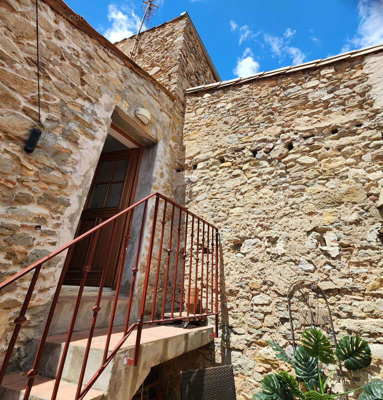 2 maisons reliées par une terrasse - photo 5
