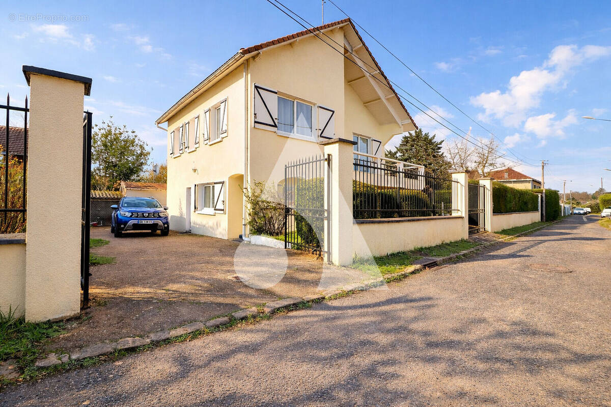 Maison à AUVERS-SUR-OISE