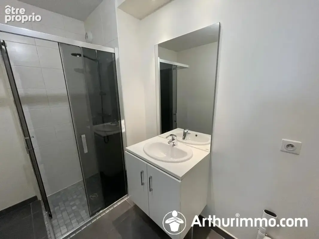 Montbéliard – Appartement T2 récent avec grande terrasse et parking couvert - photo 5