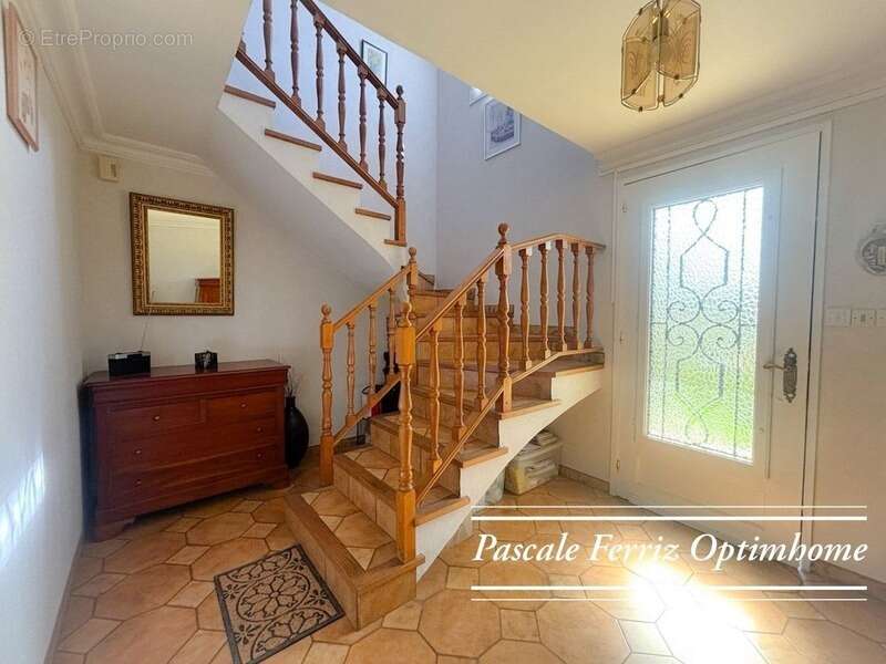 Maison renovee 115m² avec garage - t4 – 3 chambres + dependances  et ascenseur + potentiel locatif - photo 3