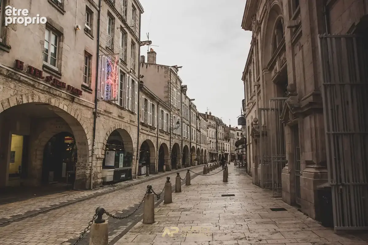 Studio hyper centre La Rochelle proche commerces et bus - photo 7