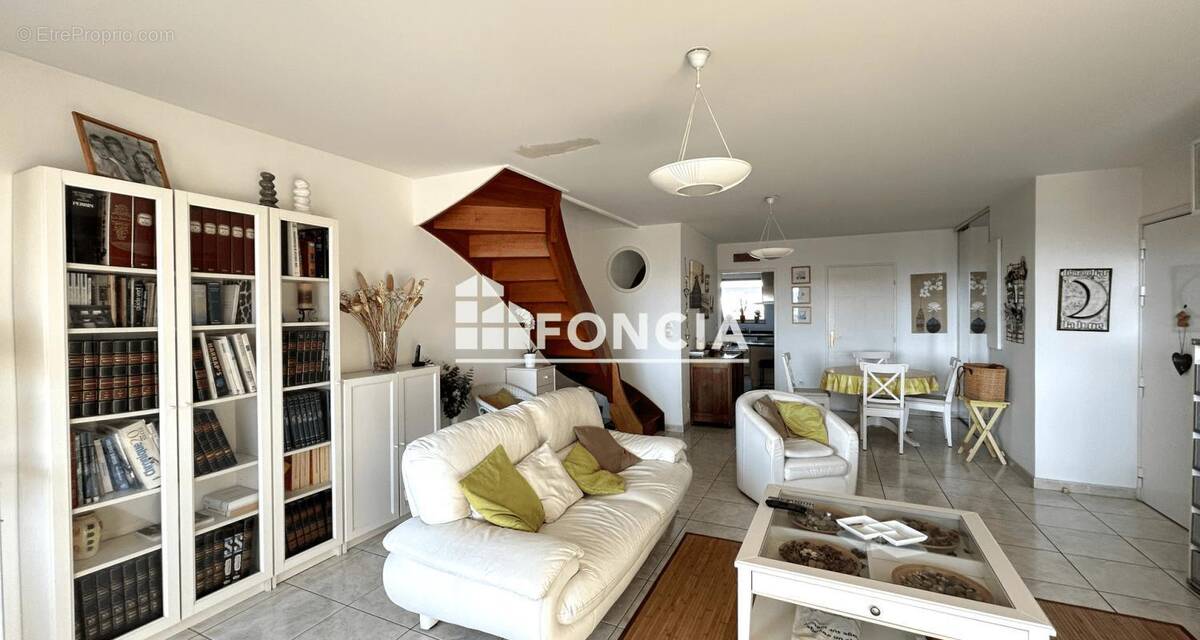 Appartement à MARSEILLE-8E