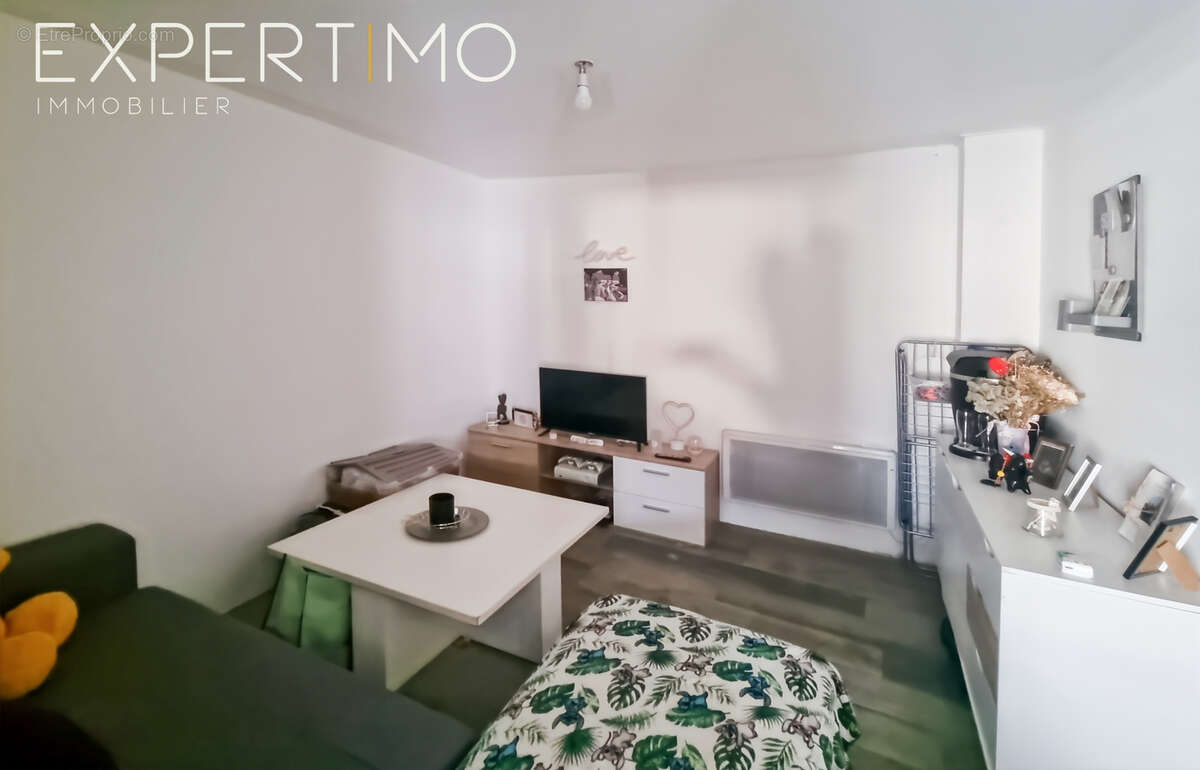 Maison à FEUQUIERES-EN-VIMEU