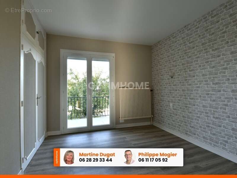 Maison à CREUZIER-LE-VIEUX