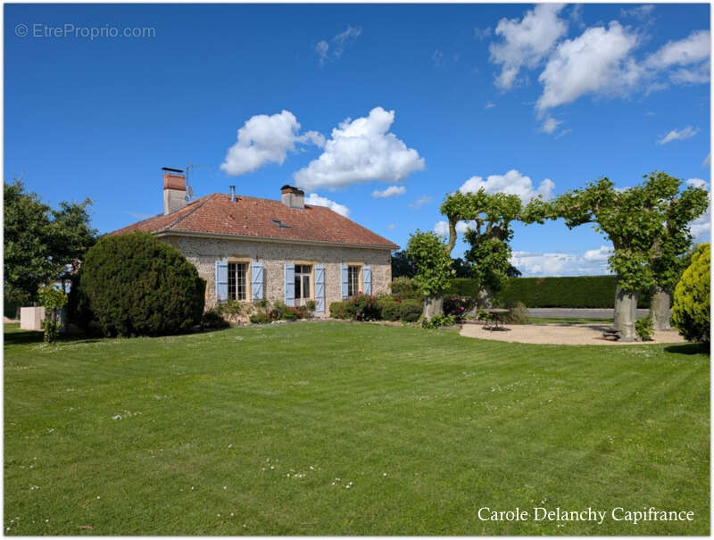 Ancien presbytère rénové – 232 m² – 4 chambres – Dépendances – Terrain de 2 959 m², Saint-Agnet (5 min Garlin / 10 min Aire-sur- - photo 2