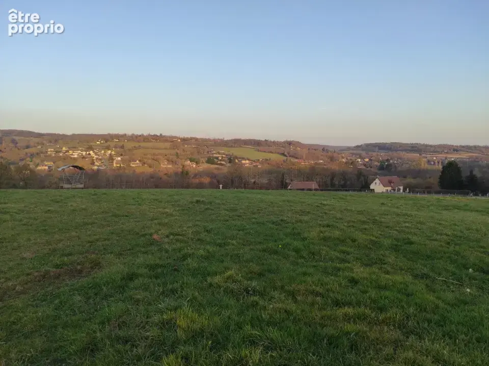 Terrain à SAINT-MARTIN-DE-MAILLOC