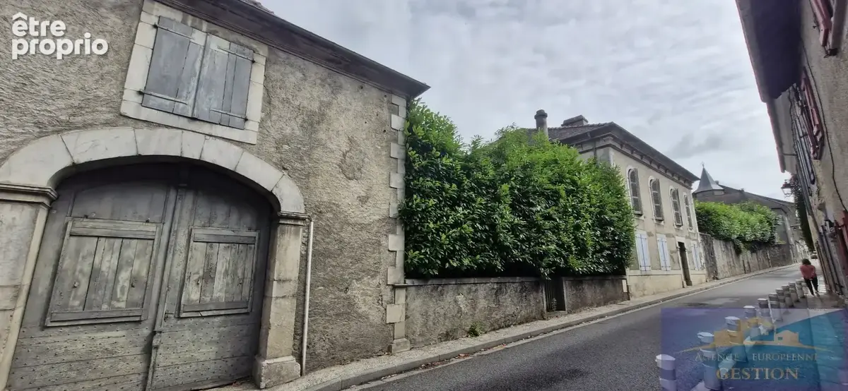 SAINT-PE-DE-BIGORRE Ensemble immobilier de caractère aux volumes exceptionnels. - photo 2