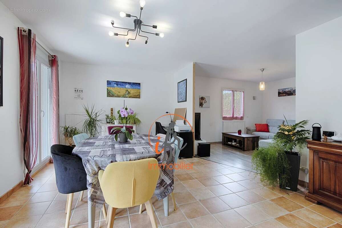 Maison 6 chambres idealement situee - photo 7