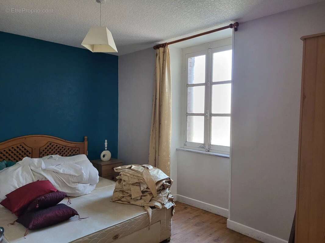 Maison à SAINT-PRIEST-LA-PLAINE