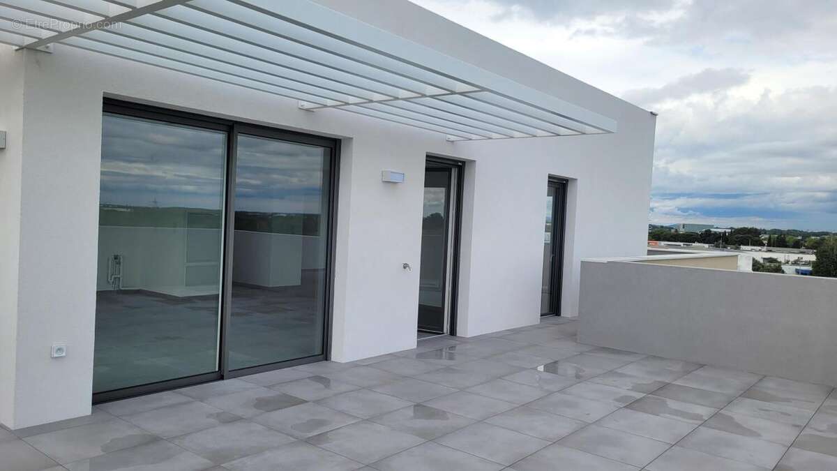 Appartement à LATTES