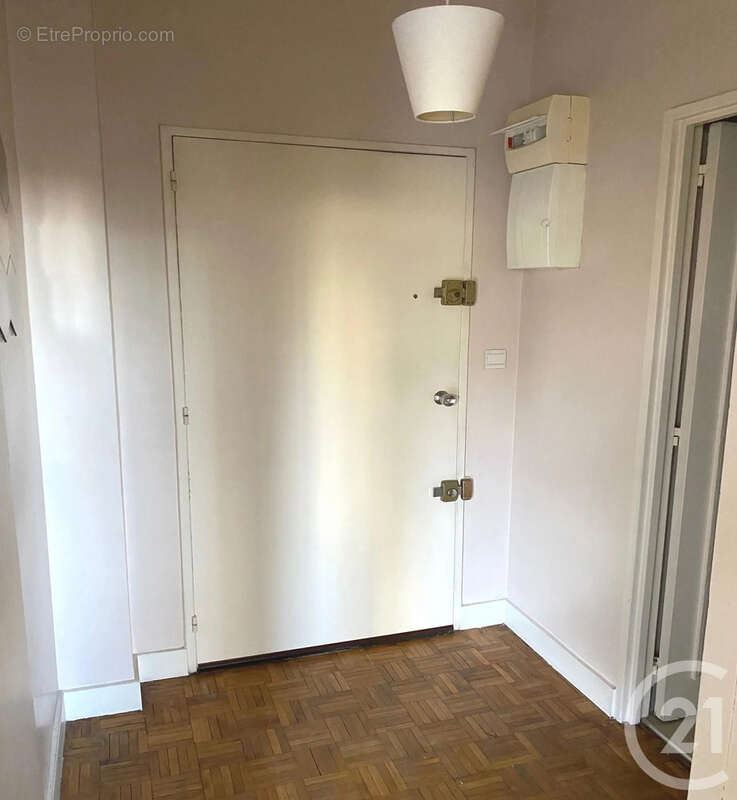 Appartement à NEUILLY-SUR-SEINE