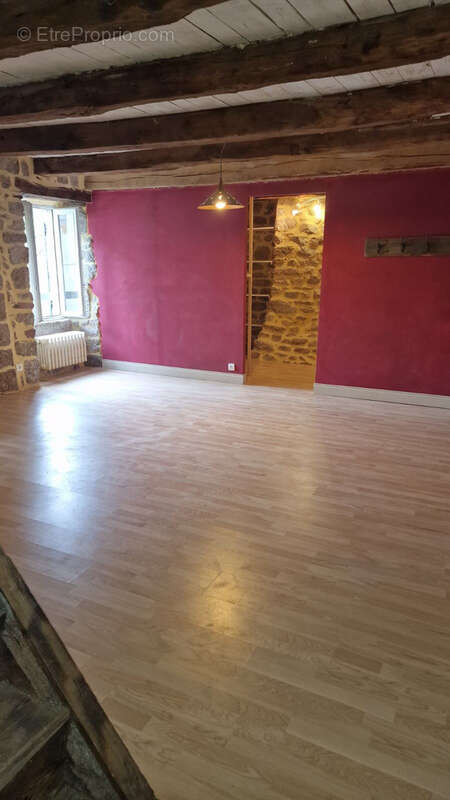 Maison à ENTRAYGUES-SUR-TRUYERE