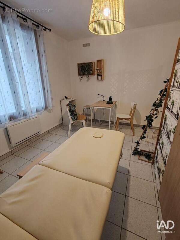 Photo 6 - Commerce à SARTROUVILLE