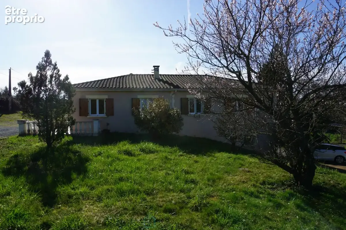 Charmante villa de plain-pied, construite en 2011 avec sous sol. - photo 3