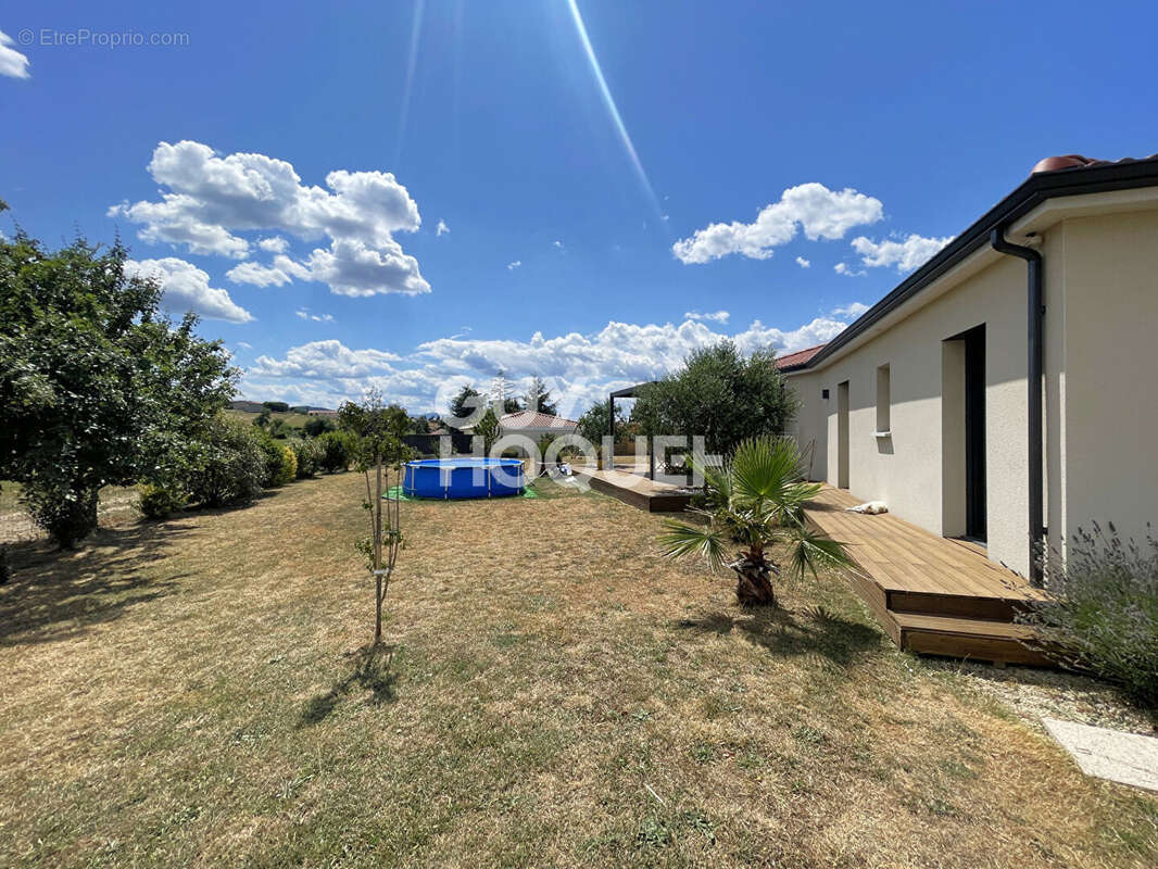 Maison à CHATEAUNEUF