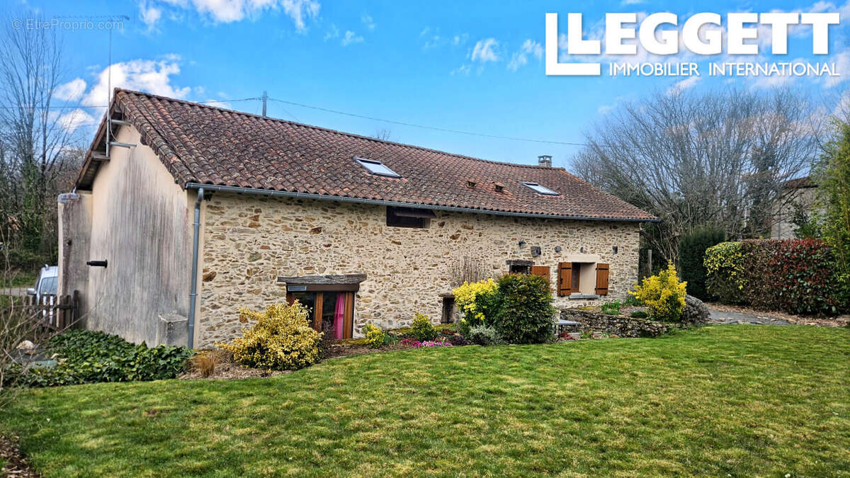 Maison à LA CHAPELLE-MONTBRANDEIX