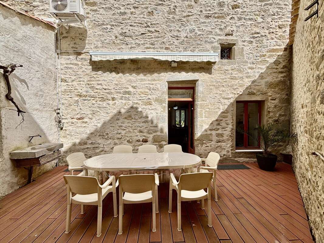 Maison à PEYRIAC-MINERVOIS