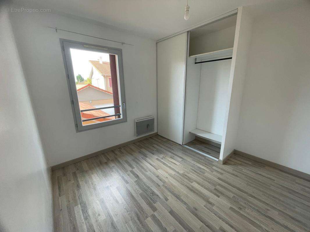 Appartement à ANTHON