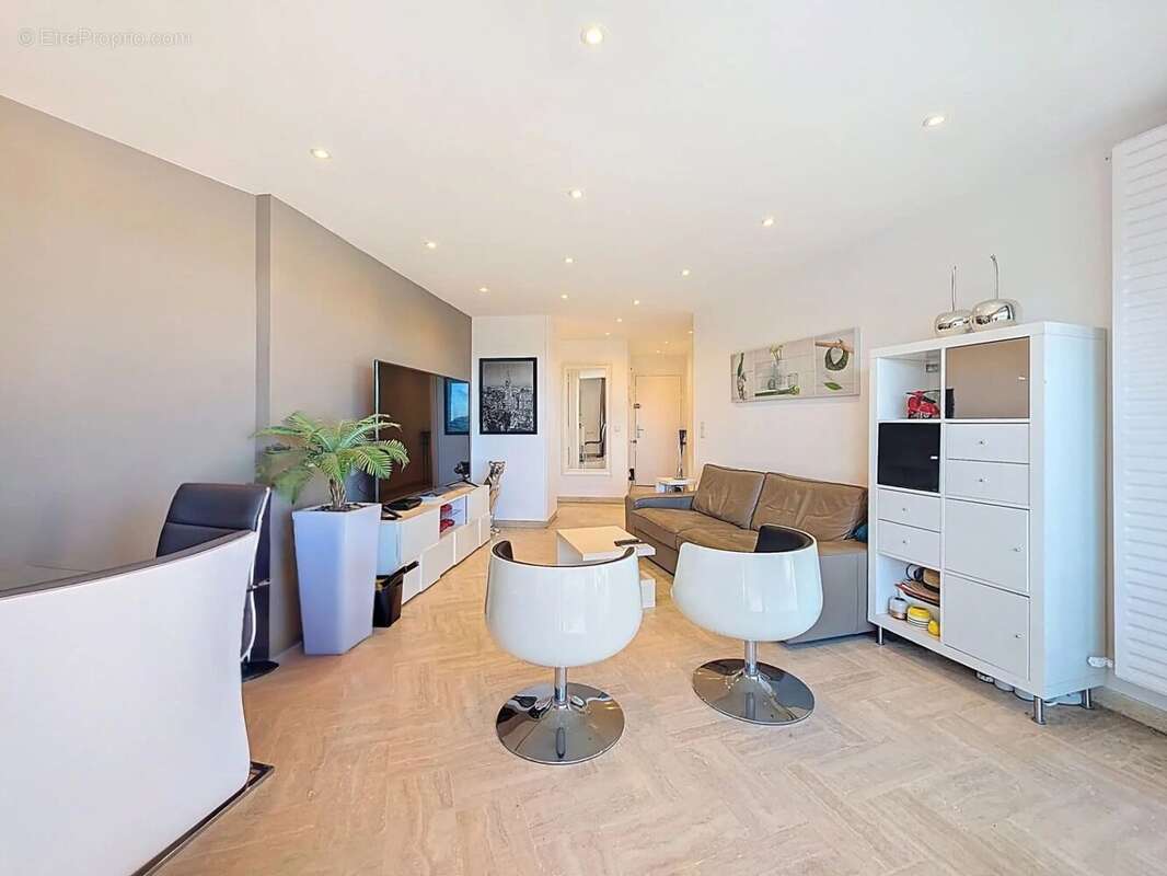 Appartement à MANDELIEU-LA-NAPOULE