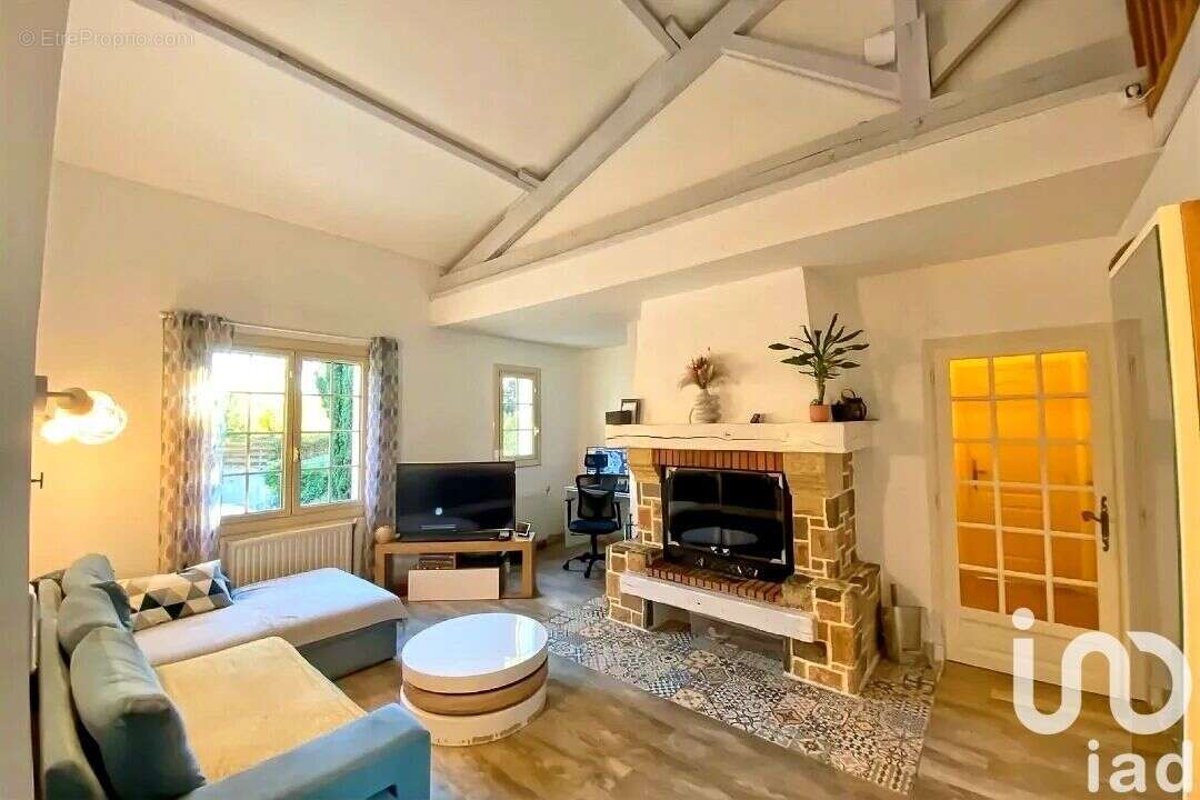 Photo 2 - Maison à AZAY-LE-BRULE