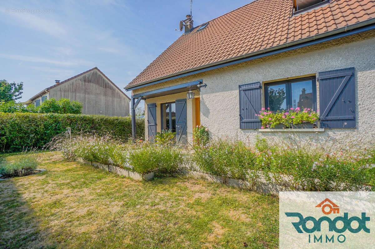 Maison à MAGNY-SUR-TILLE