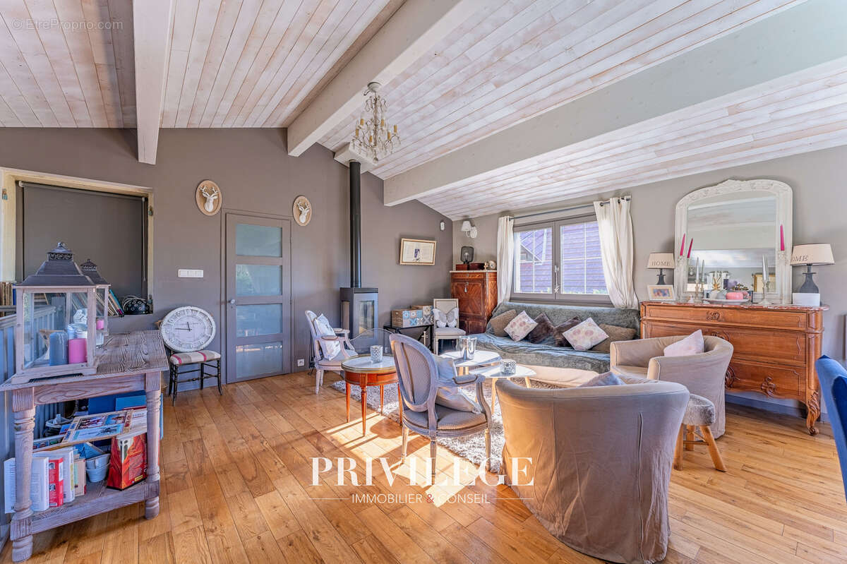 Maison à CHAMPAGNE-AU-MONT-D'OR