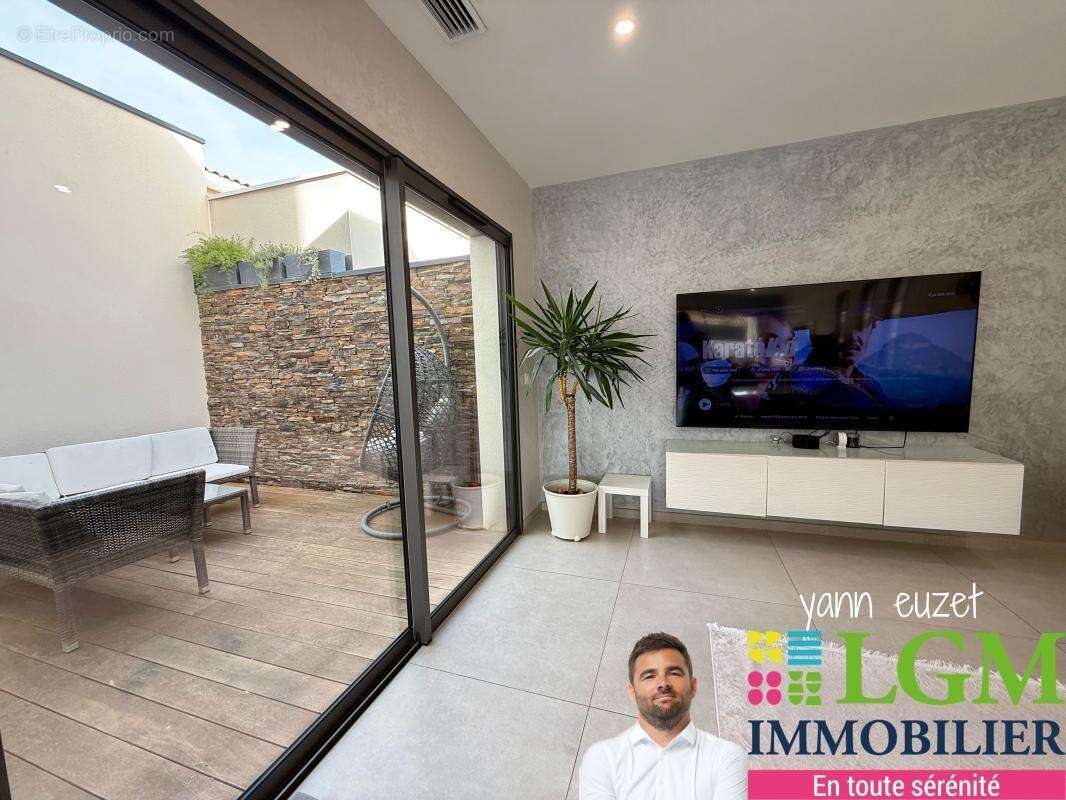 Maison à SAINT-LAURENT-D'AIGOUZE