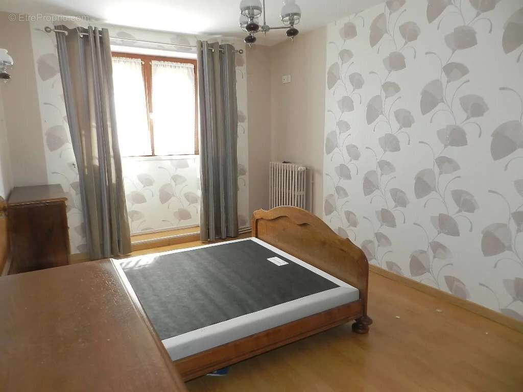 Maison à SAINT-PIERRE-SUR-DIVES