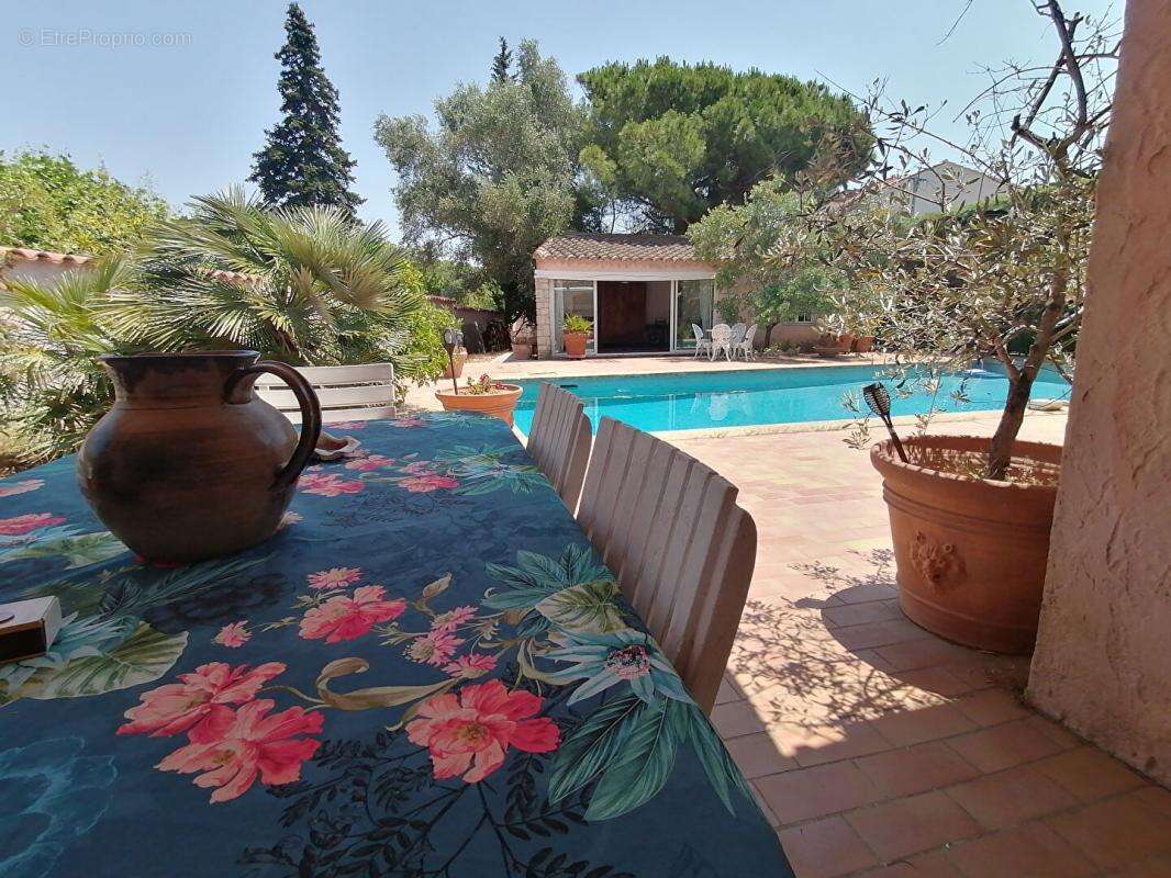 Maison à SAINT-CYR-SUR-MER