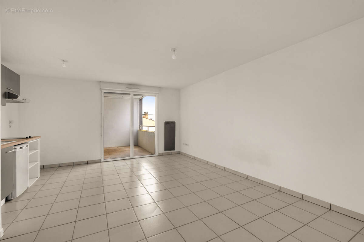 Magnifique appartement T2 de 47 m2 situé au 2ᵉ étage, dans le secteur recherché de Saint-Martin-du-Touch. - photo 2