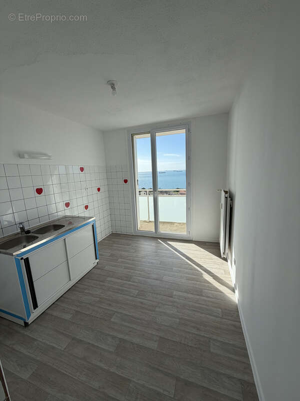 Appartement à PORT-DE-BOUC