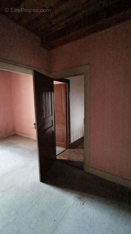 Appartement à CREMIEU