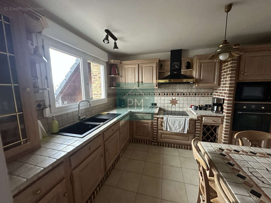 Pavillon d'habitation avec local professionnel indépendant   montdidier (80500) - photo 7