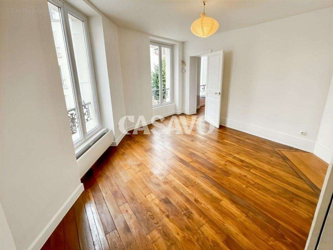 Appartement à CHARENTON-LE-PONT