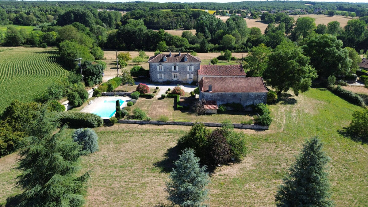 Maison à VERTEILLAC
