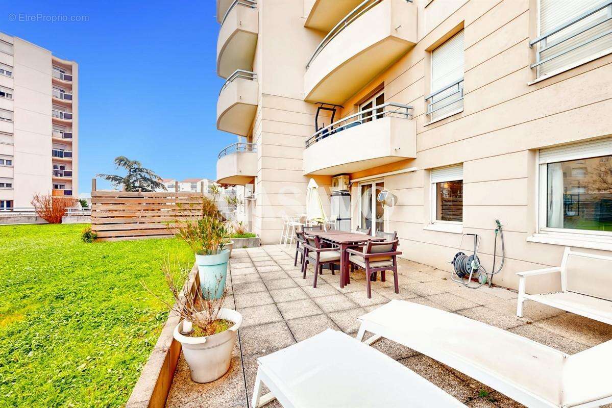 Appartement à LYON-8E