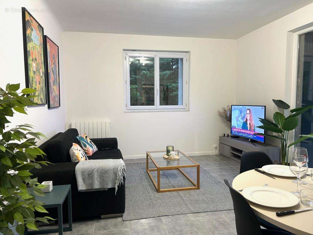 Maison à SAINT-ETIENNE-DE-TULMONT