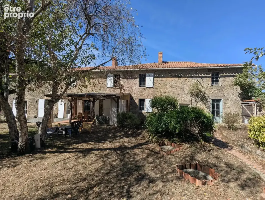Maison à VENDRENNES