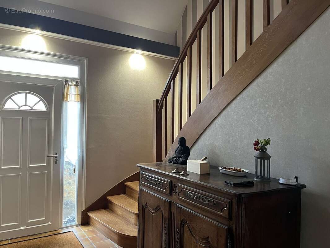 R+1 - Hall d'entrée - Maison à SAINT-CERE