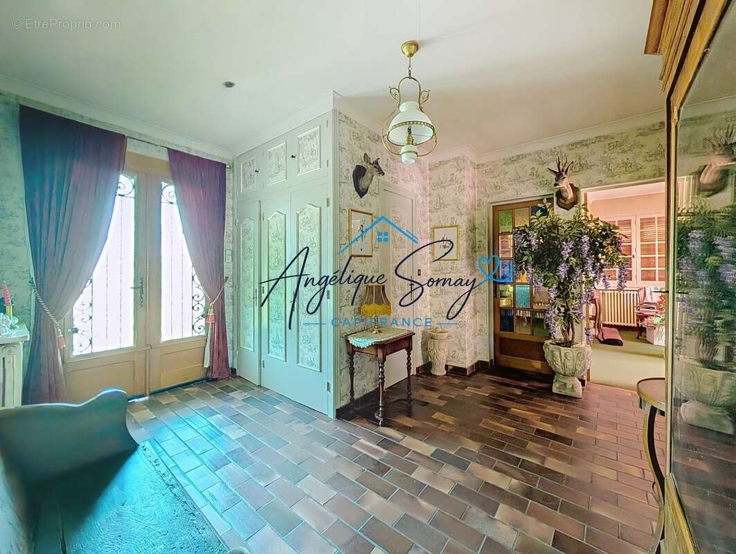 À VENDRE – Belle maison familiale de caractère de 200 m² avec terrain de 2 771 m² à Lays-sur-le-Doubs à 15 minutes de seurre - photo 4