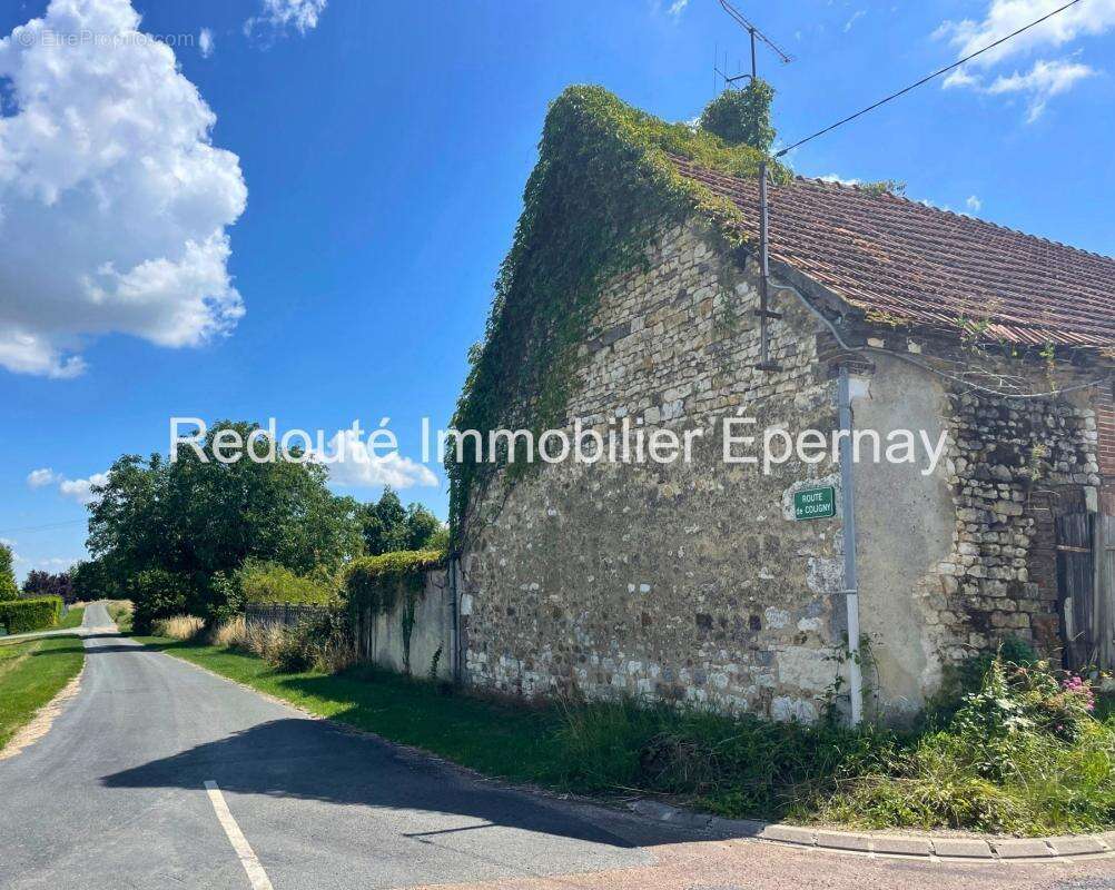 Maison à GIVRY-LES-LOISY