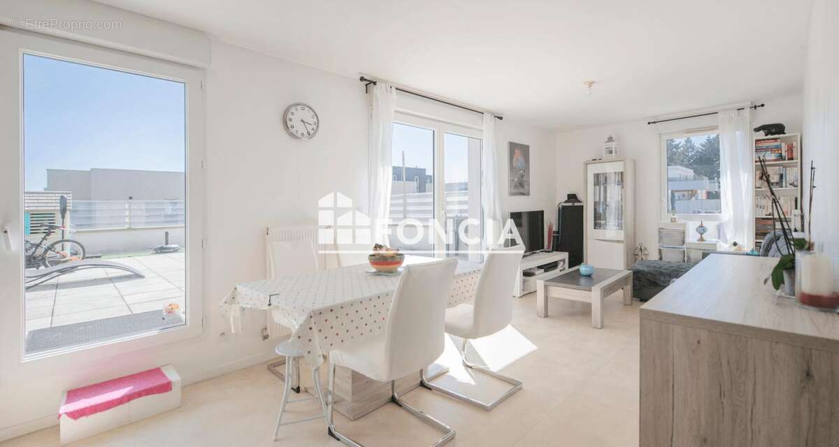 Appartement à SAINT-JEAN-DE-BRAYE