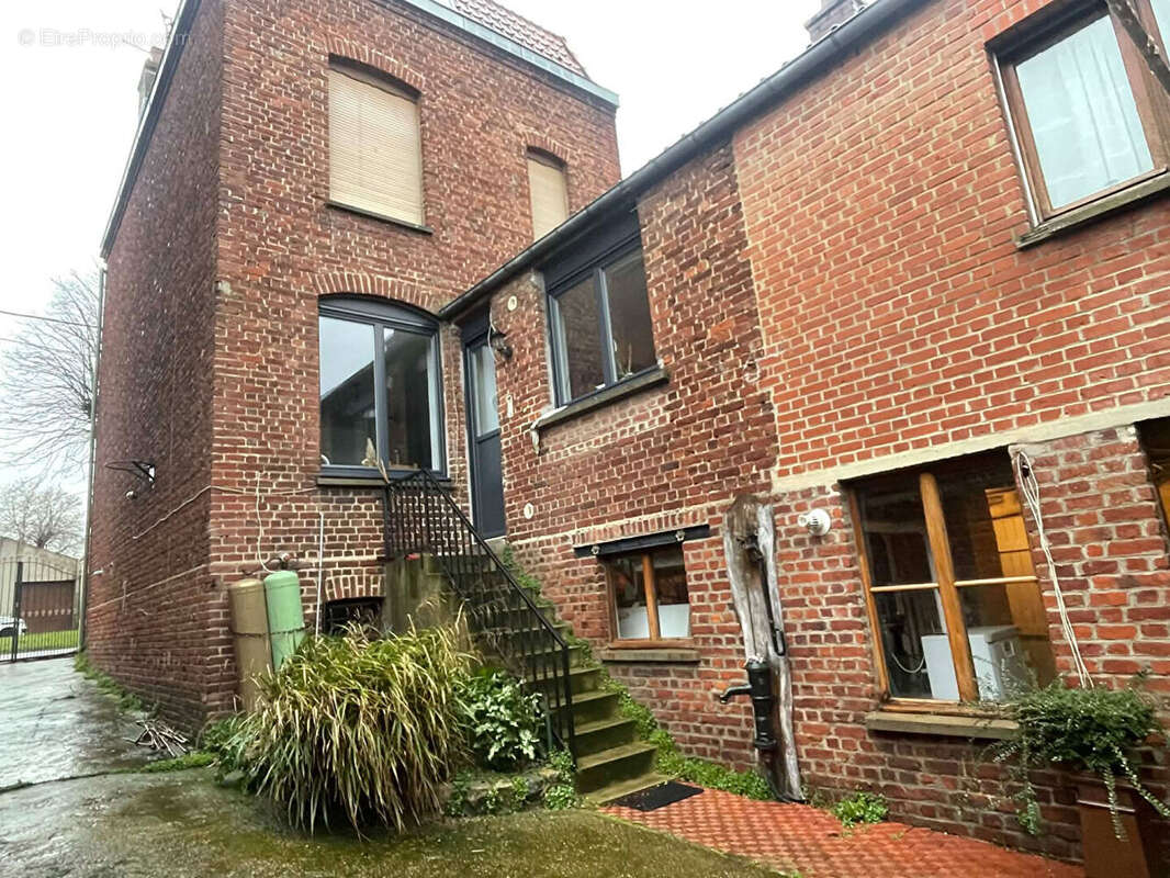 Maison à SAINT-MARTIN-AU-LAERT