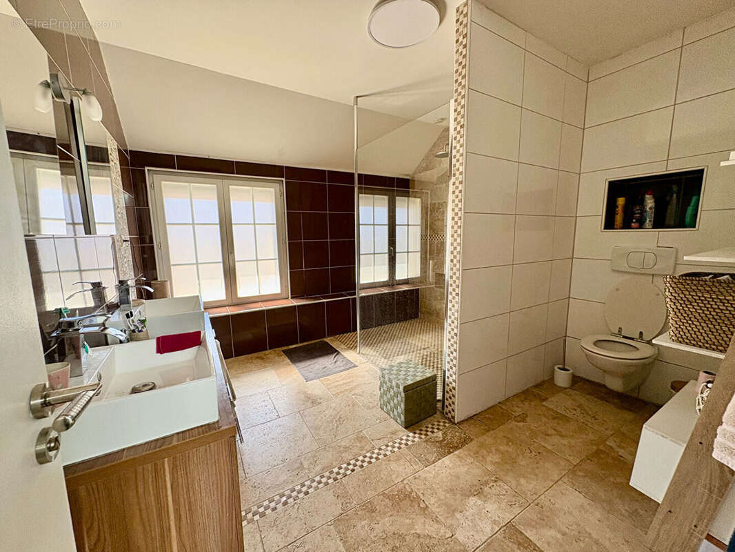 Maison à SAINT-CLAUDE-DE-DIRAY