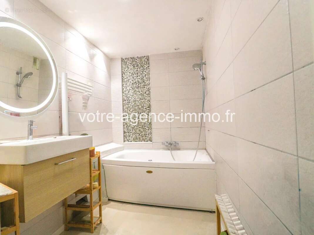 Nice ouest- 4 pièces traversant avec terrasse, possibilité garage  et cave – RÉSIDENCE RÉCENTE - photo 11