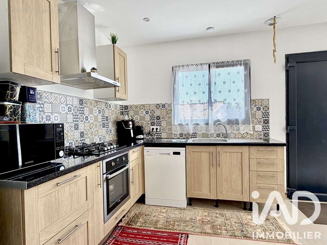 Maison 115 m² à Saint-Hippolyte-Du-Fort  - photo 5