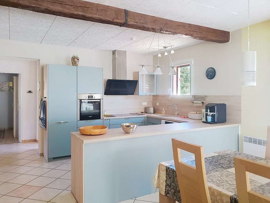 Maison à LA TOUR-SUR-ORB