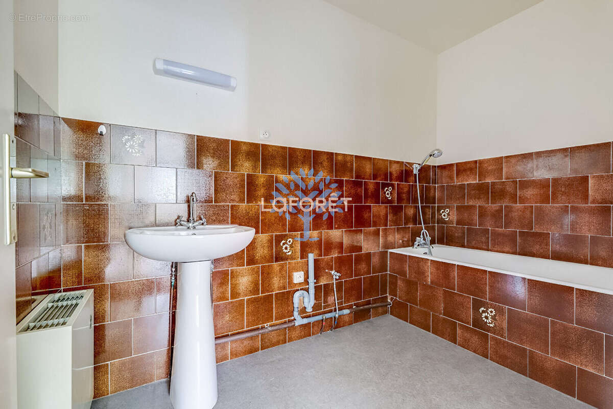 Appartement à PARIS-20E