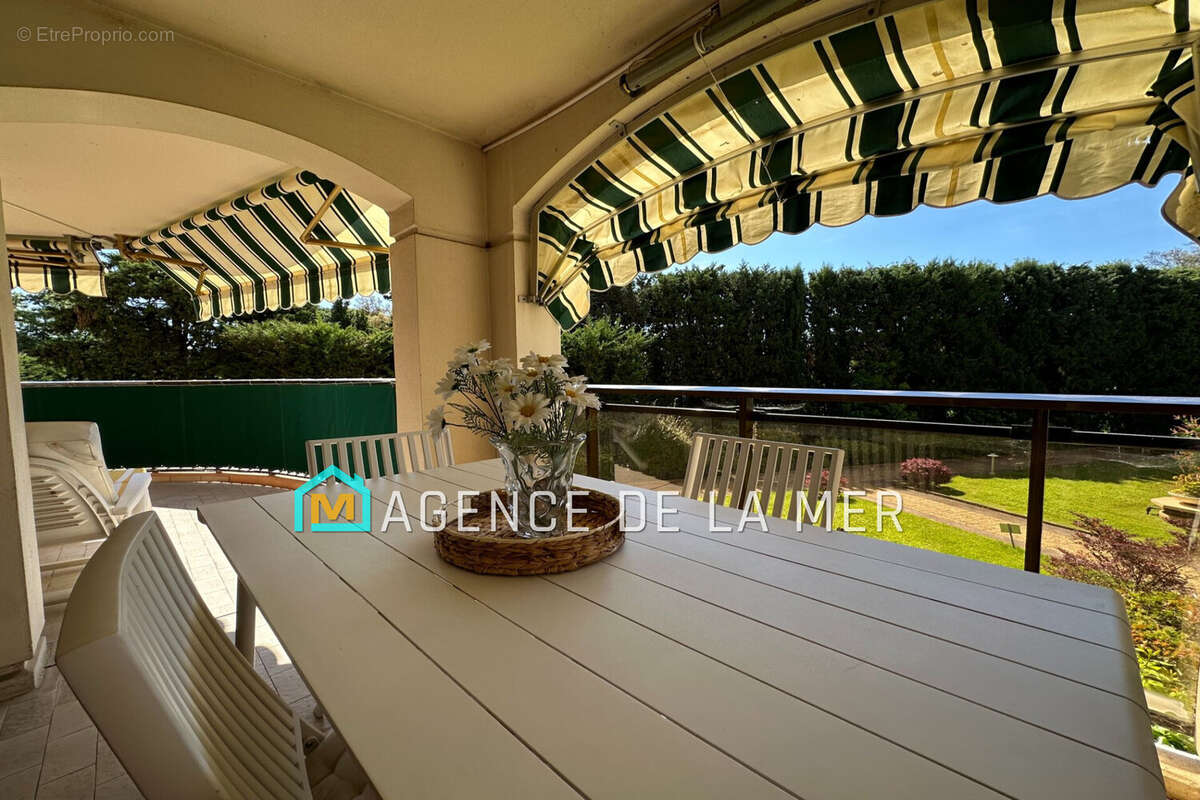 Appartement à MANDELIEU-LA-NAPOULE